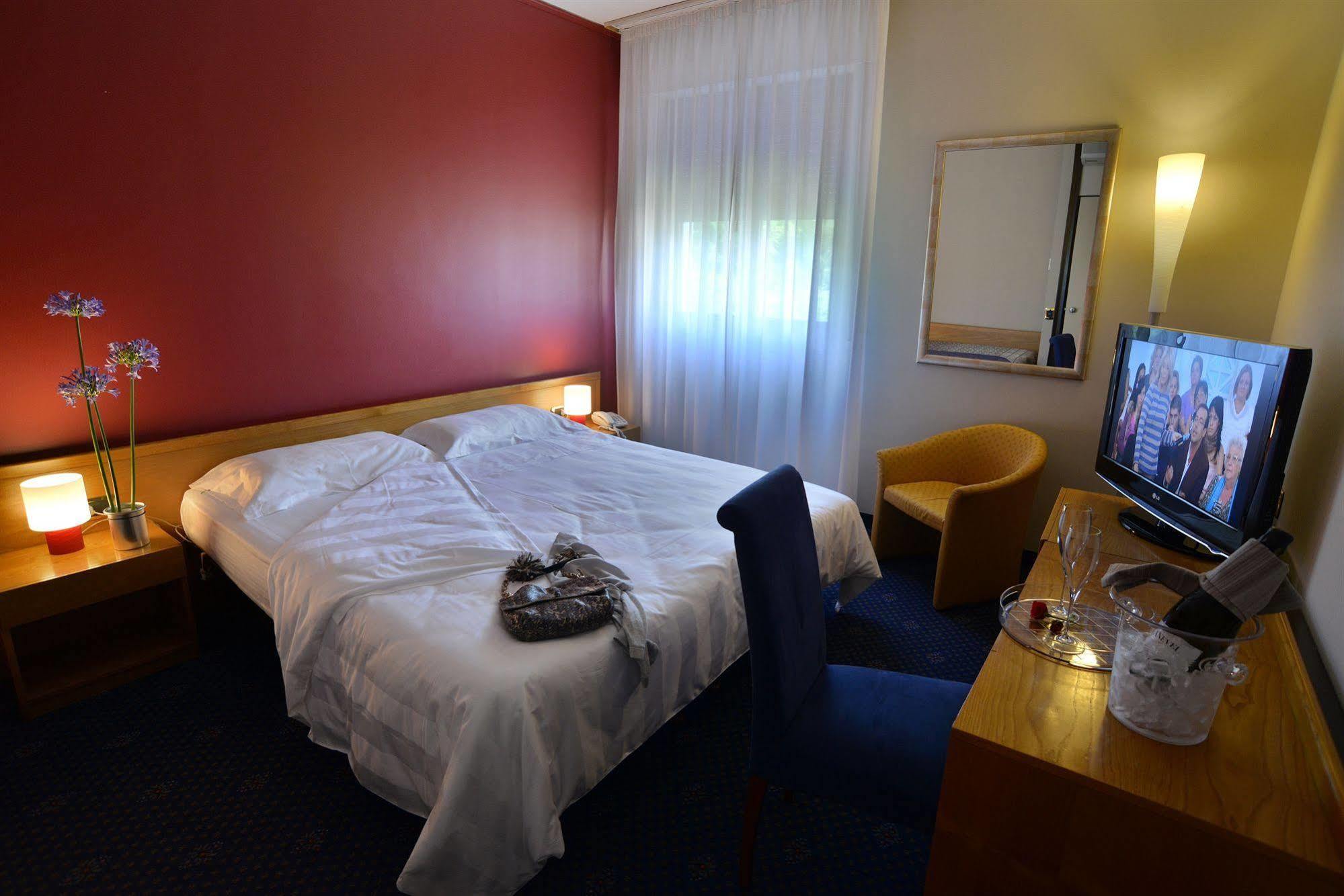 Hotel Terme Vittorio Veneto Εξωτερικό φωτογραφία